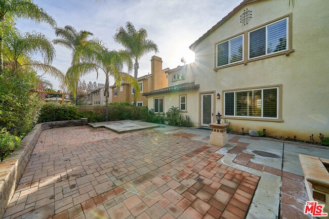 Photo - 675 Poplar St