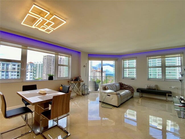 Photo - 19900 E Country Club Dr Unidad 1220