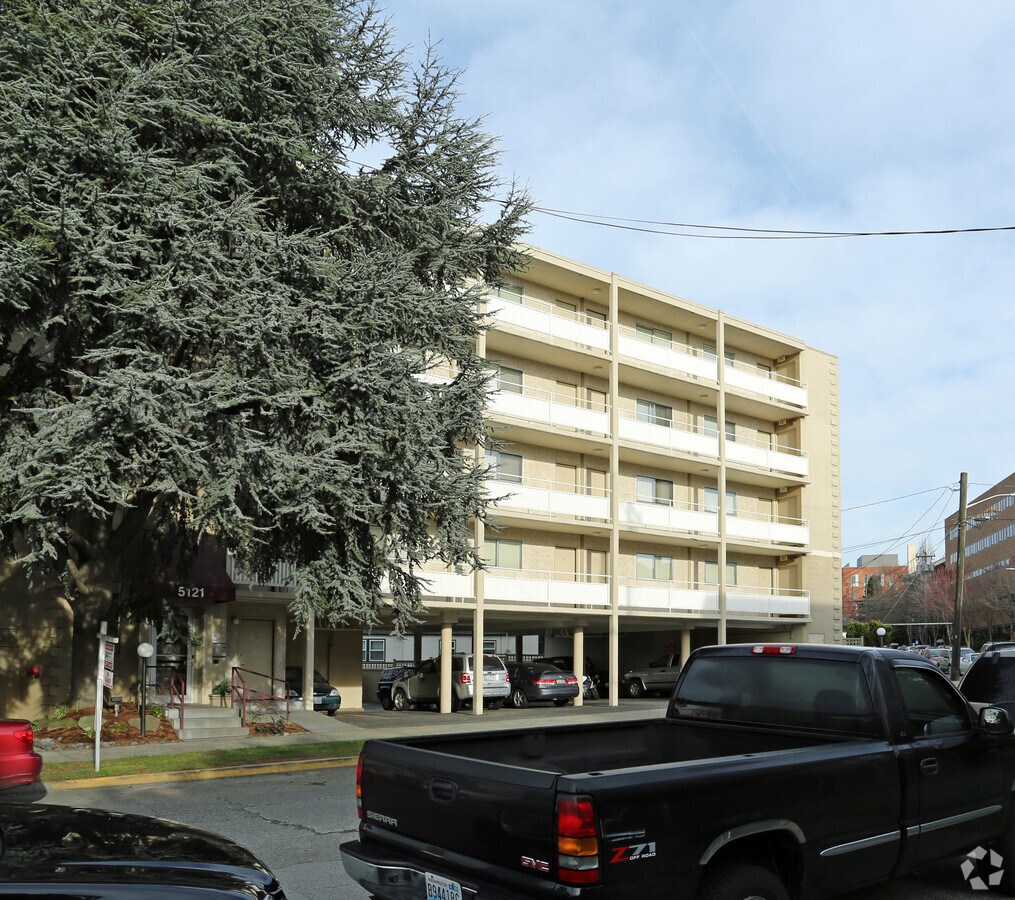 Sunset House Apartments - Sunset House Apartments