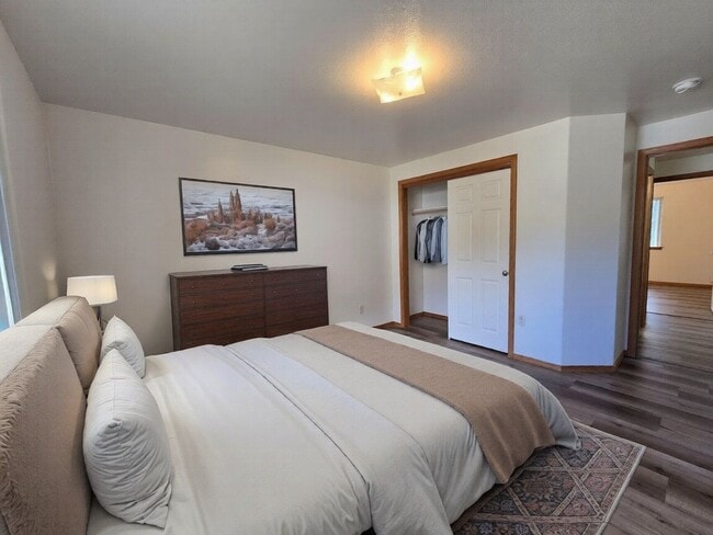 Photo - 394 Maylea Pl