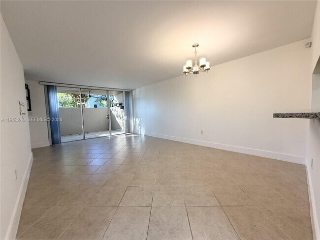 Photo - 10835 SW 112th Ave Unidad 116