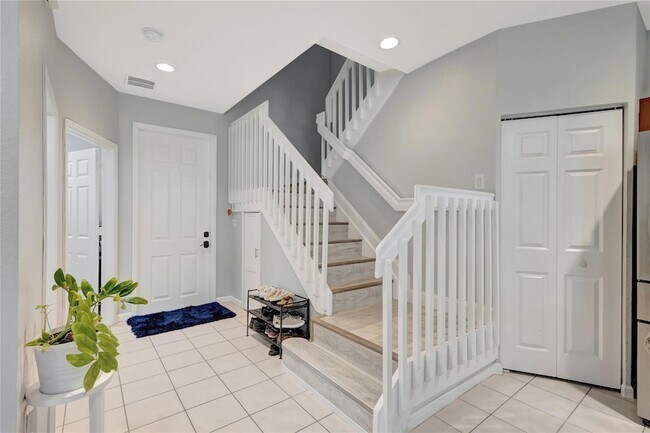 Photo - 2037 Nassau Dr