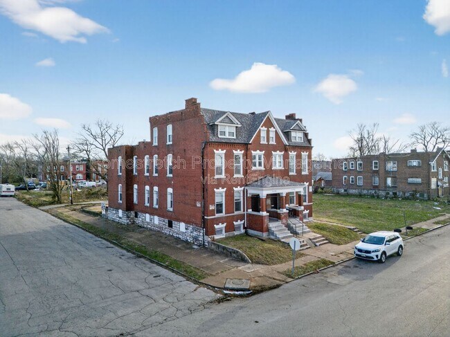 Photo - 2100 Adelaide Ave Unit 2f