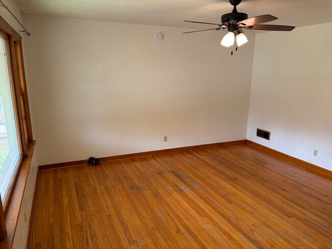 Photo - 335 S Garrard St