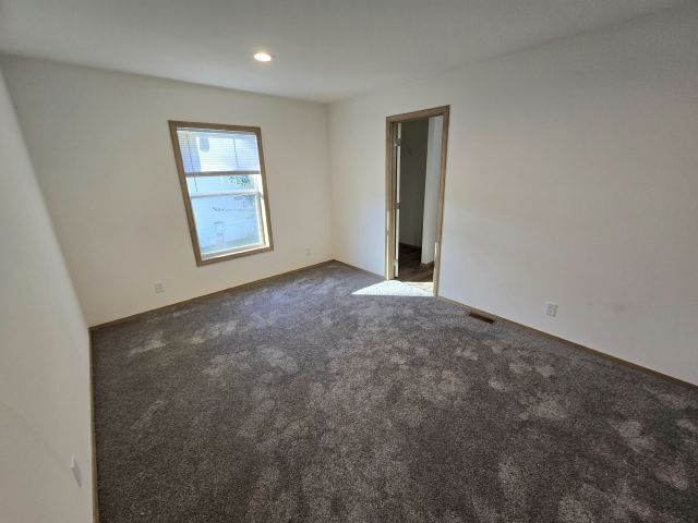 Photo - 127 Laurinda Ln