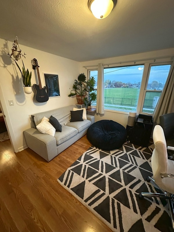 Building Photo - 4945A S Lake Dr Unit A