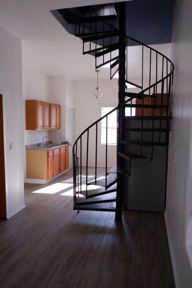 Photo - 3525 W Fullerton Ave Unidad 2