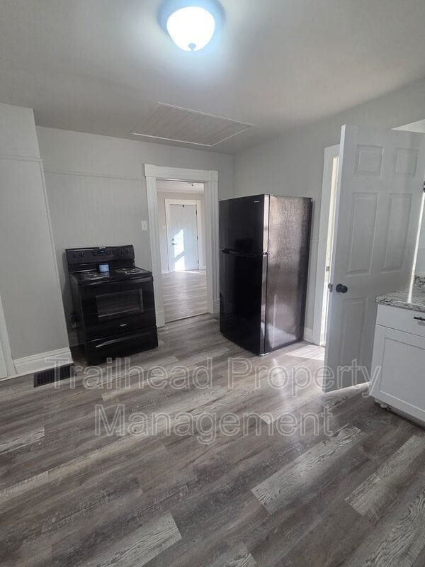 Photo - 1024 Roosevelt Ave