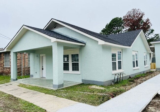 Photo - 1203 N 44th St House