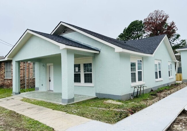 Building Photo - 1203 N 44th St Rental