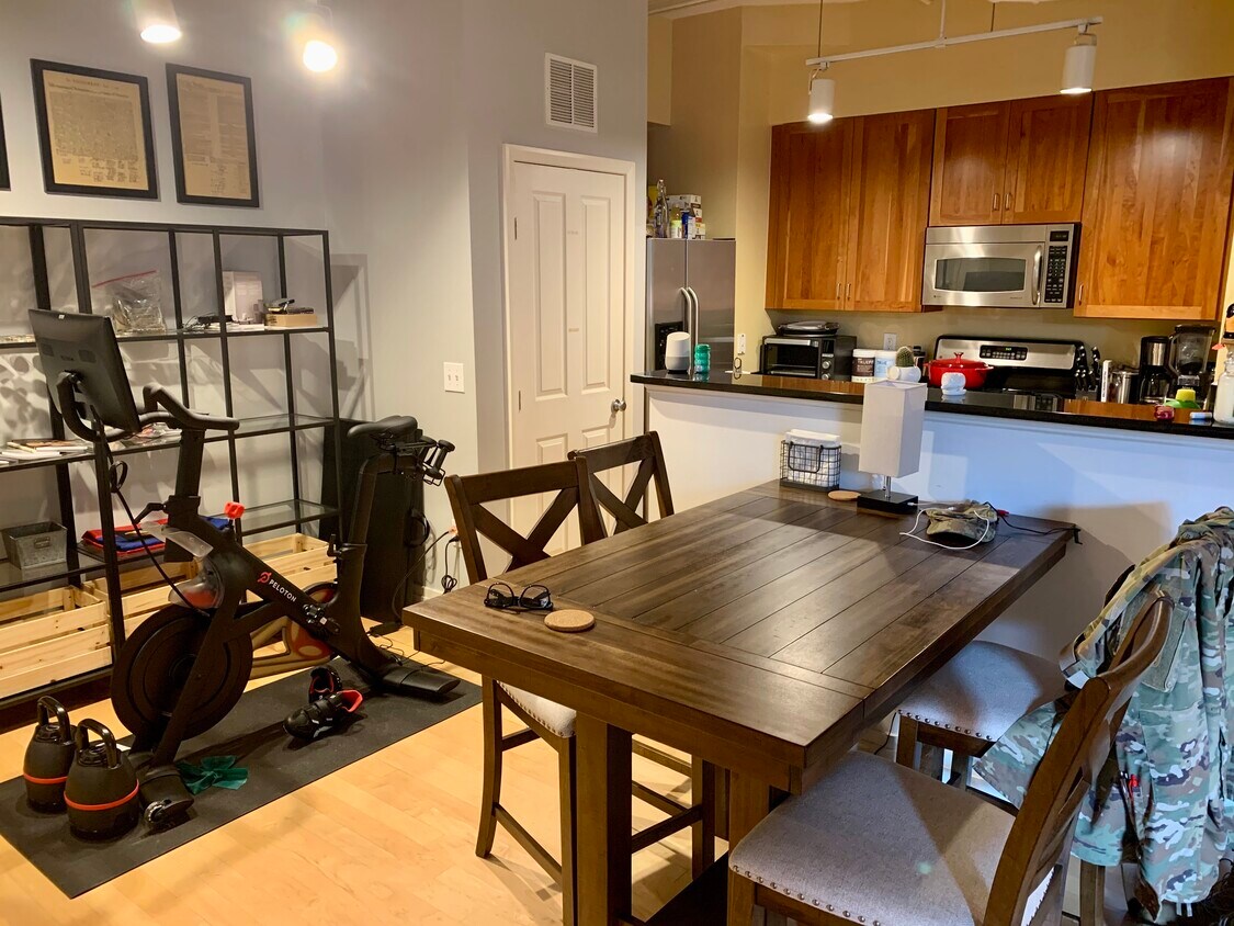 Photo - 1201 N Garfield St (Arlington, VA)
