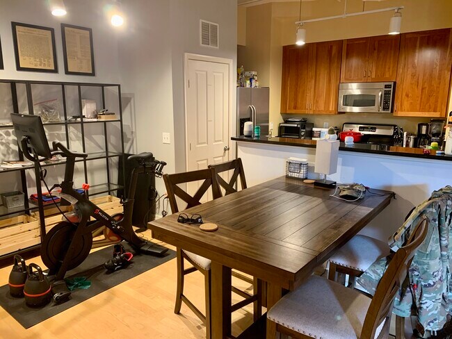 Photo - 1201 N Garfield St Unidad 203 Rental