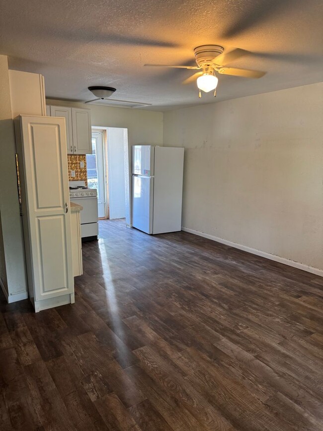 Photo - 713 1/2 S 6th Street