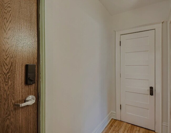 Photo - 1902 4th Ave S Unidad 6A