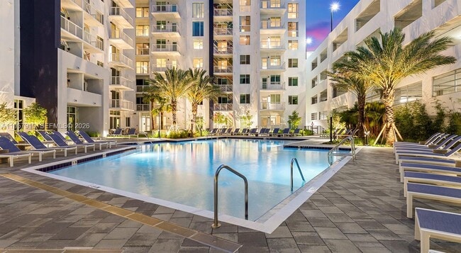 Building Photo - 740 N Dixie Hwy Unit A7