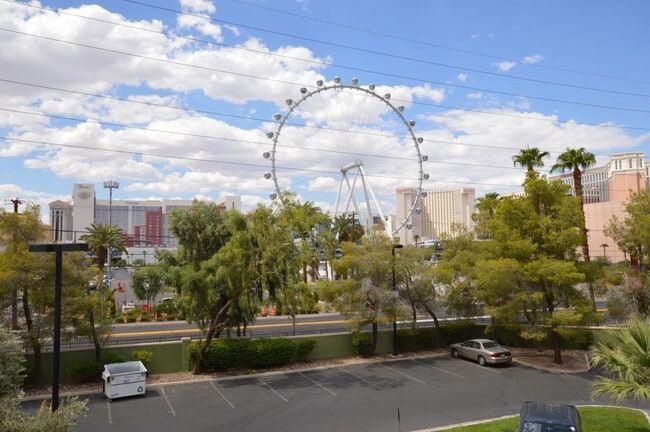 Building Photo - Meridian Fully FURNISHED Condo with Strip... Unit 229