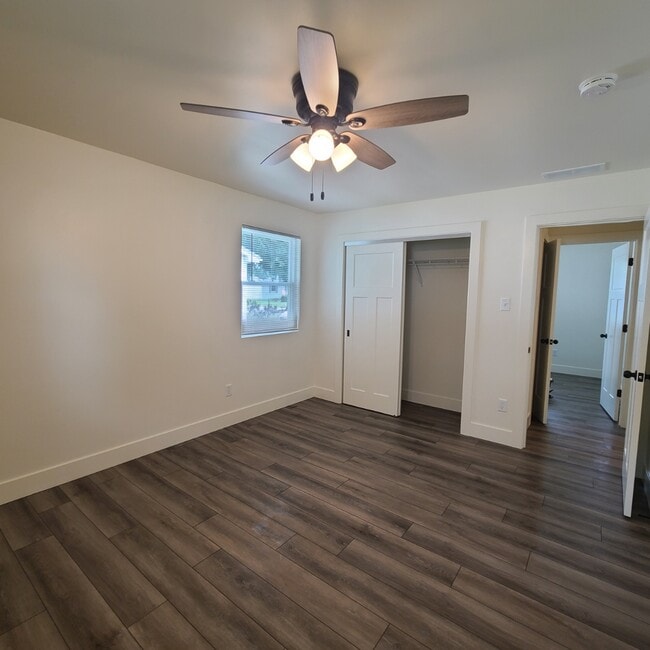 Photo - 848 Fairview St