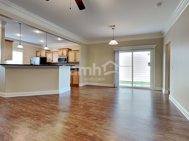 Photo - 306 Crabapple Cir