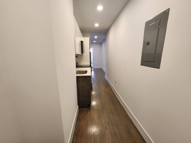 Building Photo - 47 Joy St Unit 8 Rental