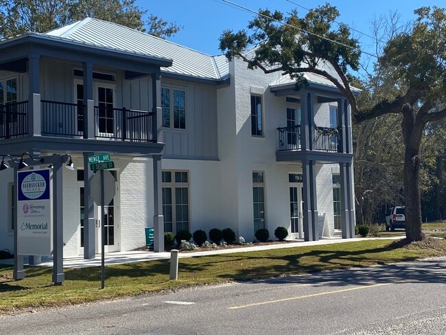 Photo - 118 Menge Ave Unit Apartment C