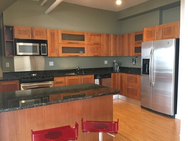 Building Photo - 210 South St Unit 7- 5 Rental