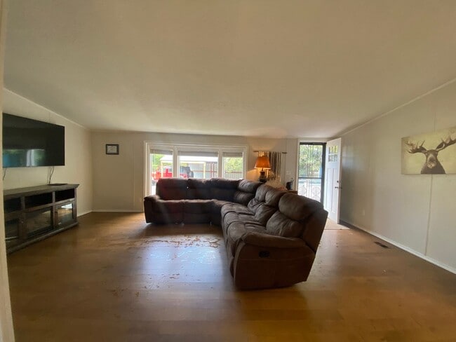 Photo - Deer Lake-3 bedroom, 2 bath house for rent!!