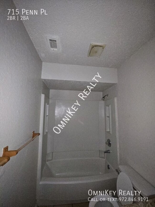 Photo - 715 Penn Pl