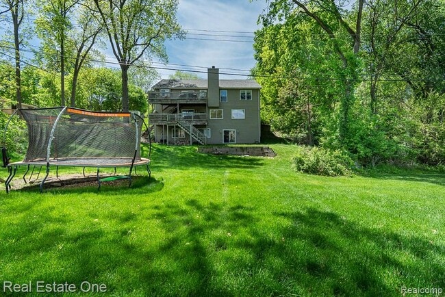 Photo - 668 Sherry Dr