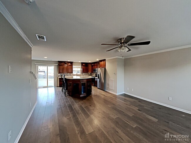 Photo - 1909 Belle Arbor Dr