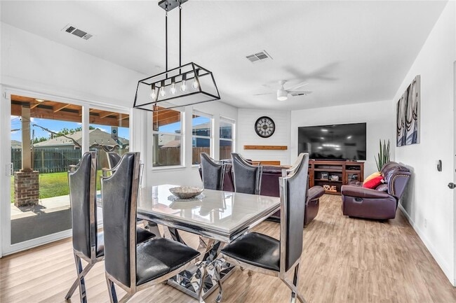 Photo - 11511 Marshall St