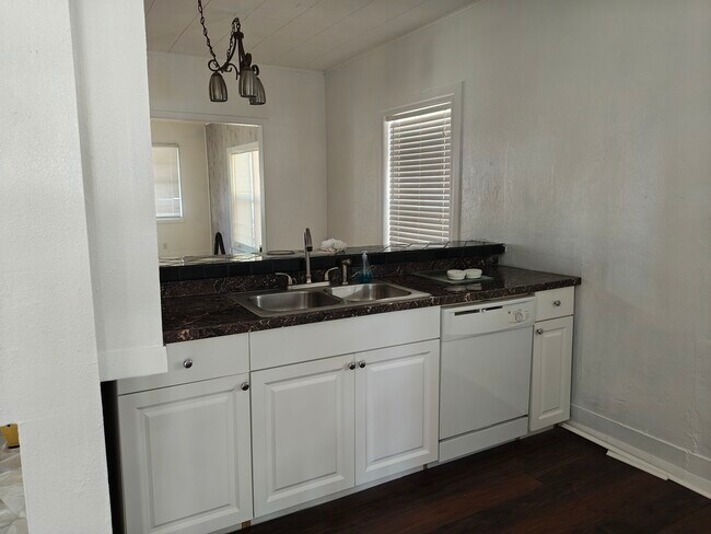 Photo - 1407 N Lake Shipp Dr SW