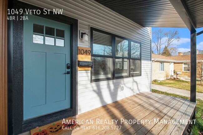 Photo - 1049 Veto St NW