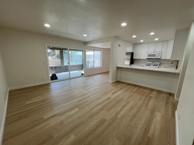 Building Photo - 1921 Terracina Cir Rental