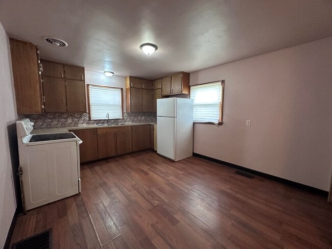 Photo - 101 Buchanan-