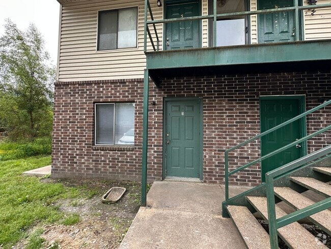Building Photo - 1200 East E Street Unit Apt 1