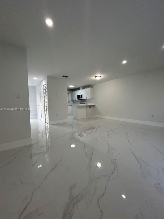 Photo - 8079 NW 8th St Unidad 10