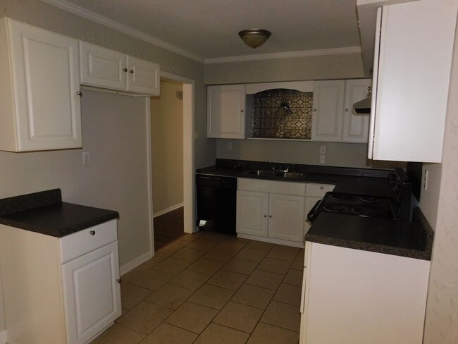 Photo - 1926 Dorchester Dr