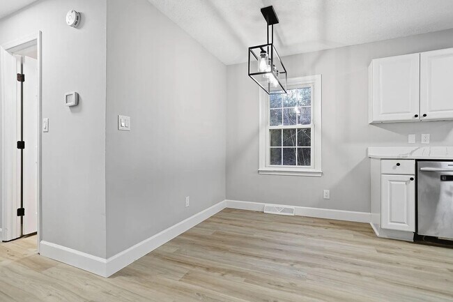 Photo - 1707 Bateman Bridge Rd