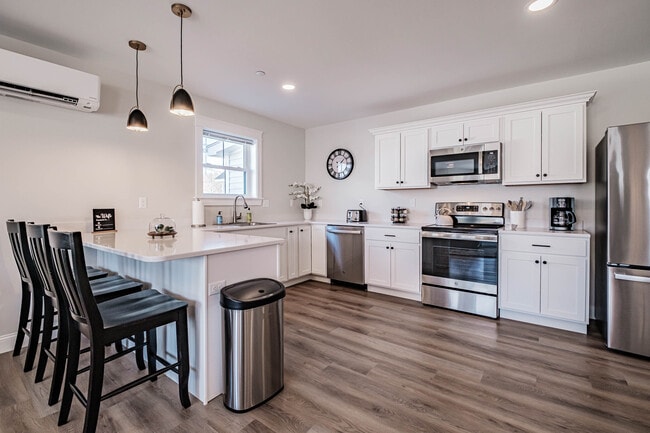 Building Photo - Bridgton Gateway Unit 2 Rental