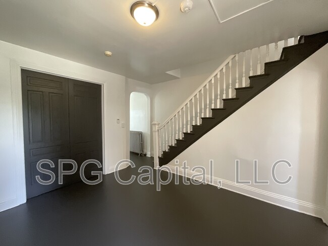 Photo - 286 W Jackson St