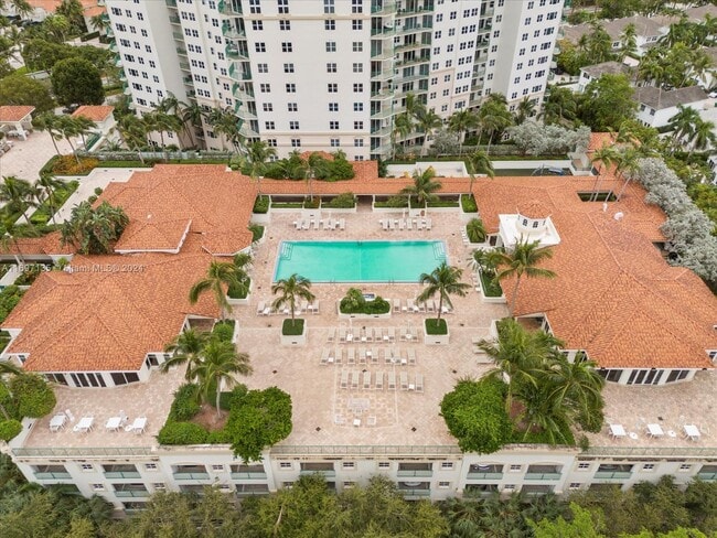 Photo - 20000 E Country Club Dr Unit 416