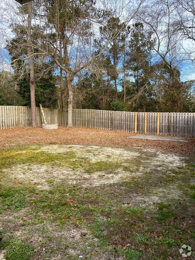 Building Photo - 3 bedroom, 2 bathroom Home in Hampstead