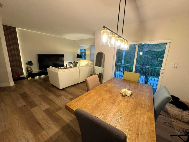 Building Photo - 8960 NW 97th Ave Unit 212 Rental