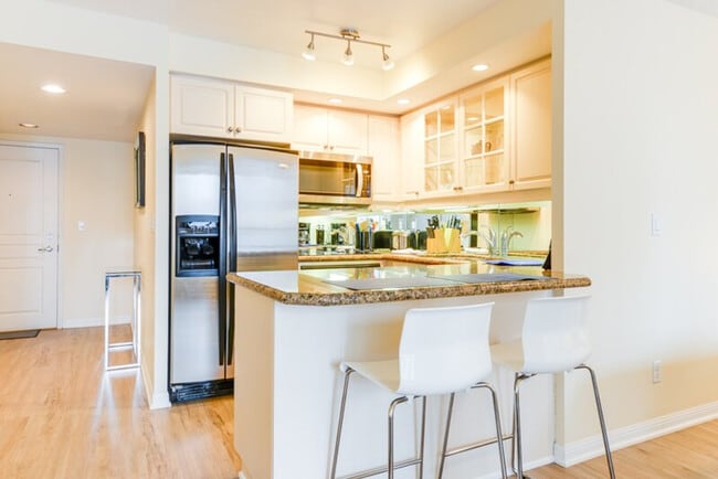 Photo - 214 Adelaide St W Unit ID1034891P