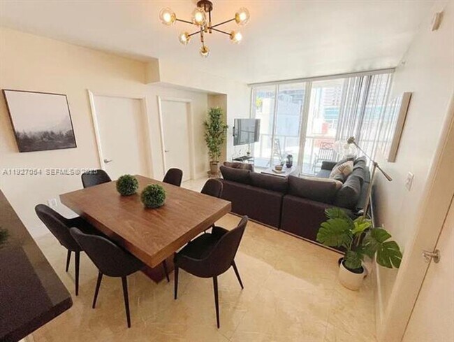 Photo - 253 NE 2nd St Unidad 253 NE 2nd St 1501