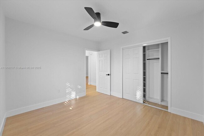 Photo - 1240 NE 138th St