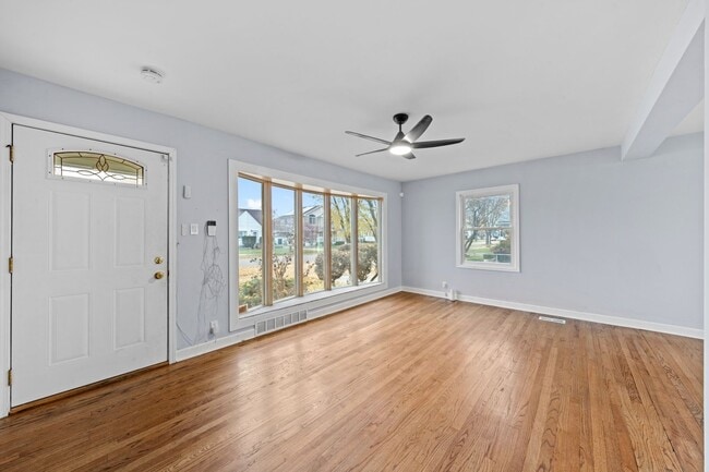 Photo - 5352 W 90th St