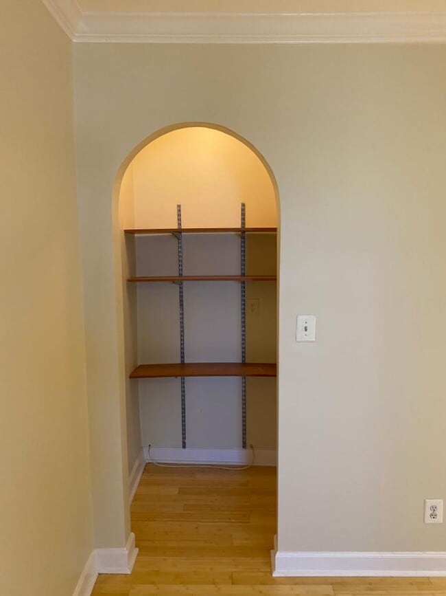 Photo - 1242 Queen St NE Unit 4