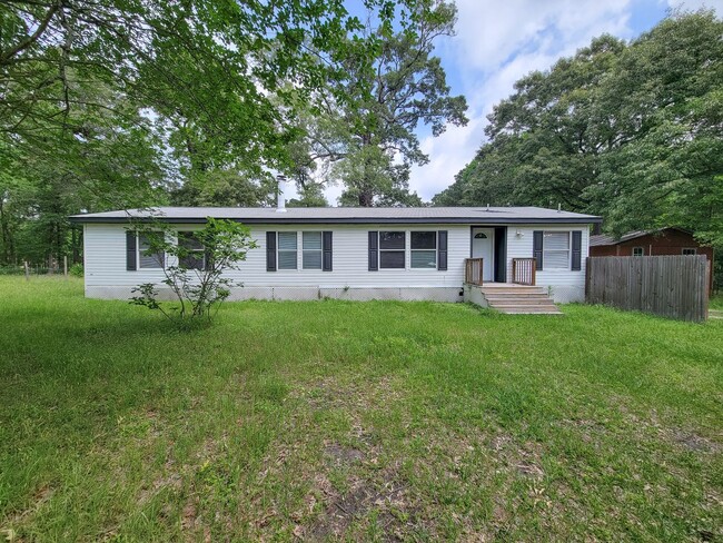 Building Photo - 20284 Forest Woods Ln