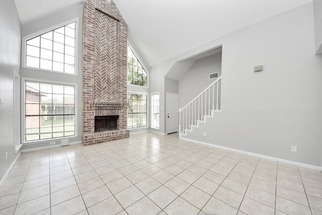 Photo - 115 Squires Bend